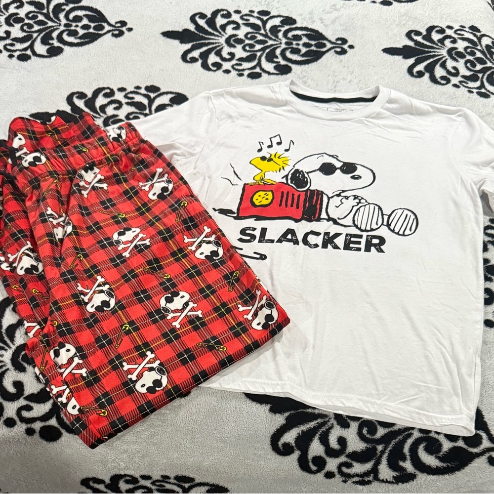Peanuts Snoopy Slacker Red and White Pajama Cozy Loungewear Sz L NWOT